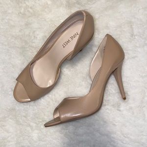 Nine West nude peep toe heels